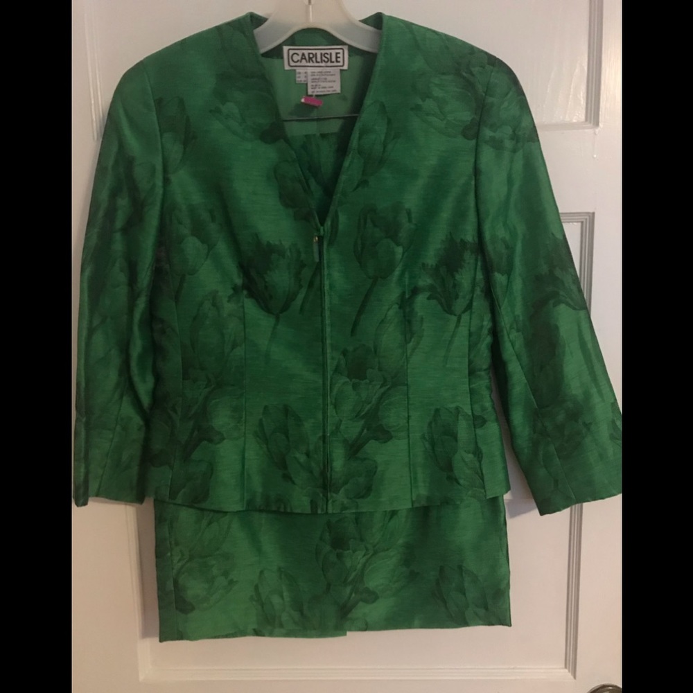 STUNNING Carlisle 2-pc green floral print suit.